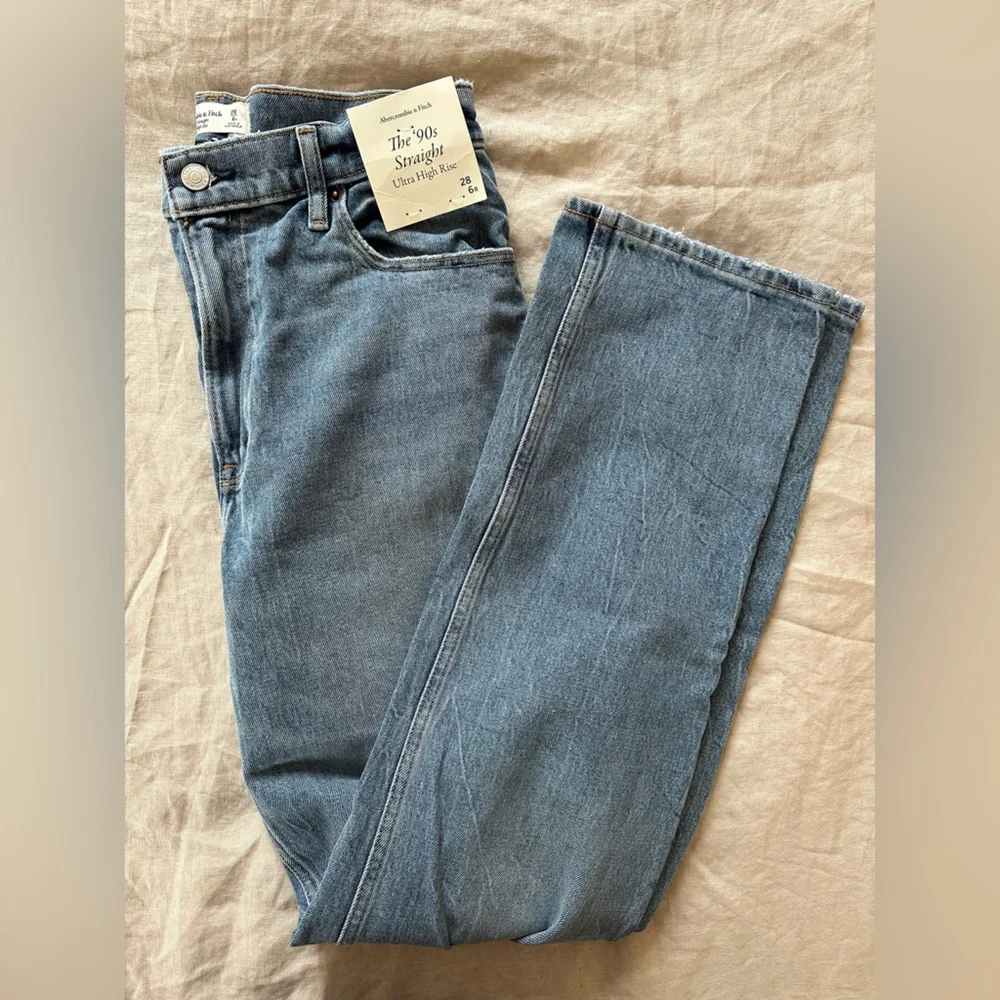 Abercrombie & Fitch Light Blue Straight Leg Jeans - Picture 3 of 3